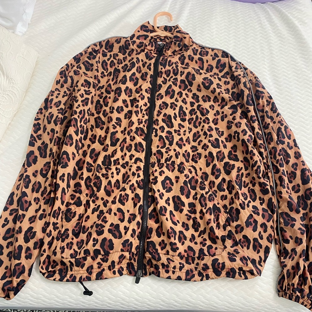 Fabletics Women’s Oversized Flyweight Windbreaker